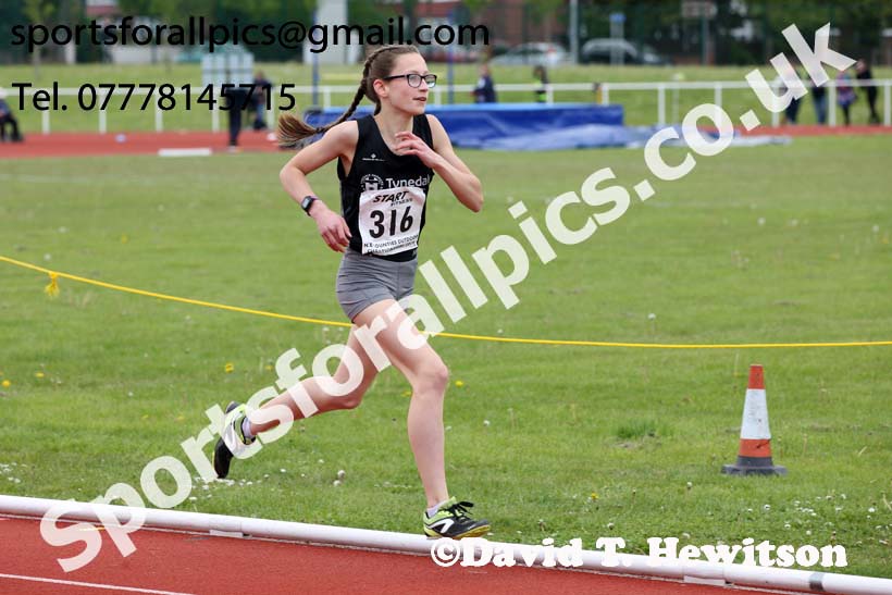 Girls under-15s 3000 metres, 2019 North Eastern Track and Field Champs., Middlesbrough. Photo:  David T. Hewitson/Sports for All Pics